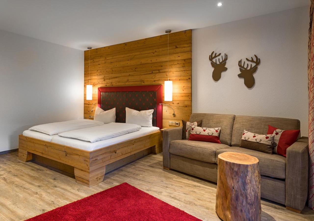 Hotel Thaelerhaeusle Furtwangen Esterno foto