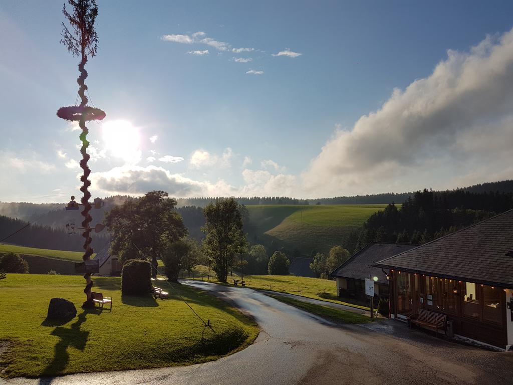 Hotel Thaelerhaeusle Furtwangen Esterno foto